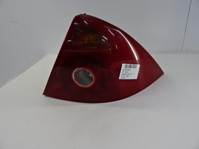 ACHTERLICHT RECHTS Ford Mondeo III (01-2000/03-2007), Gebruikt, Mevr. I. Hauben, Ford, Rue de l'Espoir 34 34
4030  GRIVEGNÉE, BE