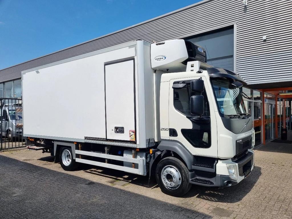 Volvo FL 250 Carrier 750MT ATP Zwischenwand LBW Euro 6, Autos, Camions, Entreprise, Achat, ABS, Air conditionné, Verrouillage central