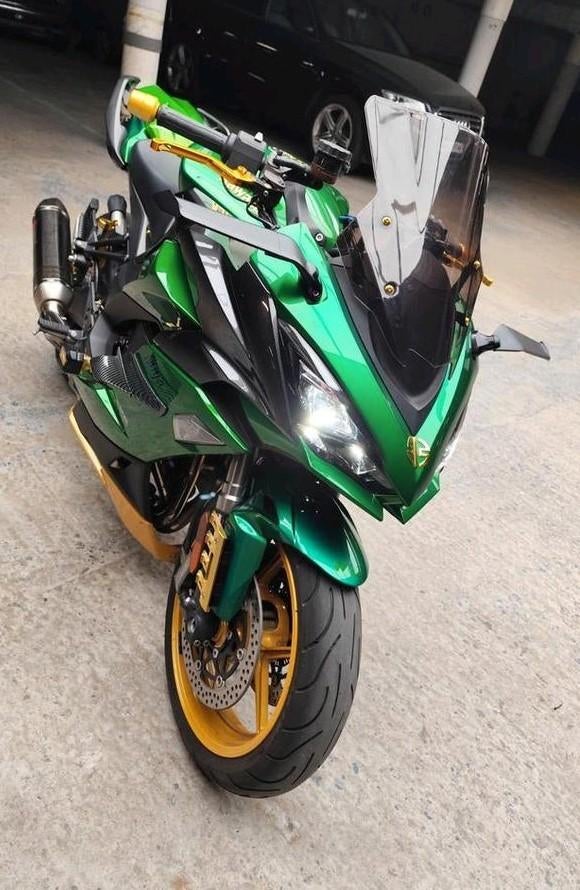 CUSTOM BEAST NINJA 1KSX vert/doré avec de nombreux accessoir, Permis Moto A, Tourisme, 1099 cm³, Occasion