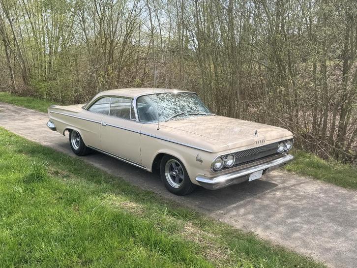 Dodge Custom 880 1963, Autos, Dodge, Entreprise, Achat, Autres modèles, Radio, Essence, Coupé, 2 portes, Automatique, Beige, Gris