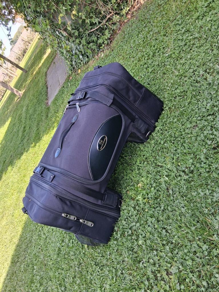 Moto tassen, Enlèvement