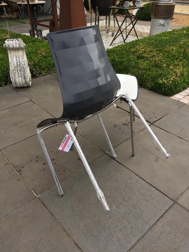 Italiaanse design stapelstoelen / Scab - Zebra / als nieuw !, Maison & Meubles, Chaises, Métal, Comme neuf, Enlèvement, Cinq, Six Chaises ou plus