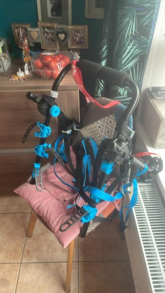 Porte vélo voiture jusqu'à 3 vélo état neuf, Enlèvement