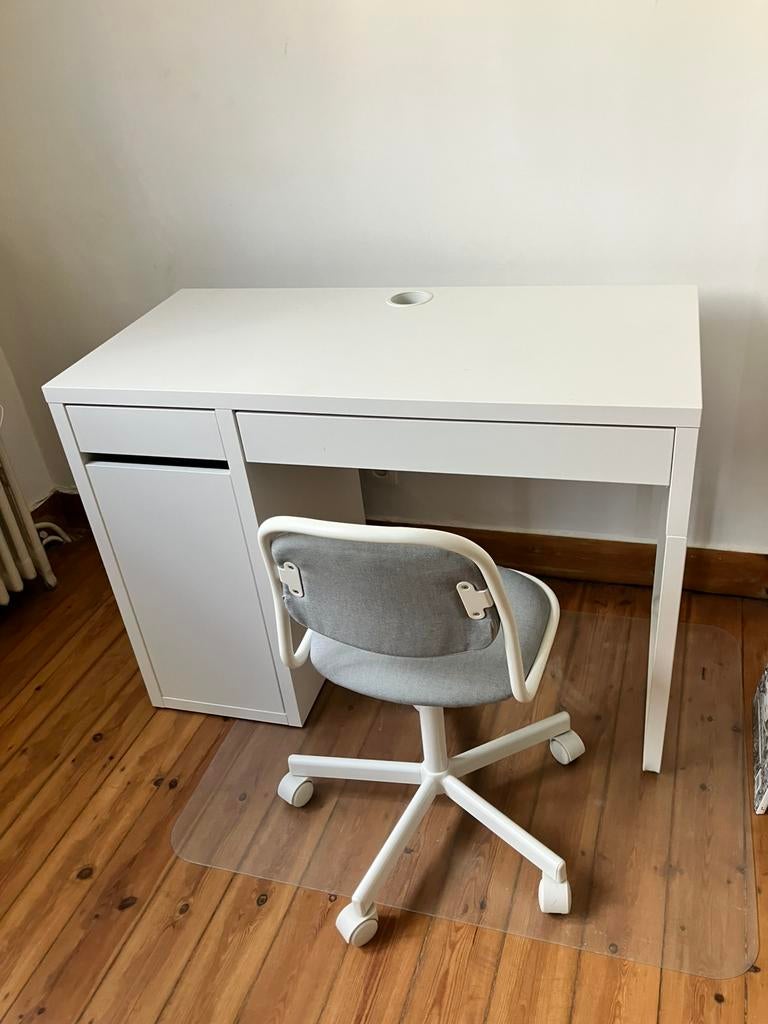 Kinderbureau met bureaustoel Micke IKEA wit, Ophalen, Zo goed als nieuw