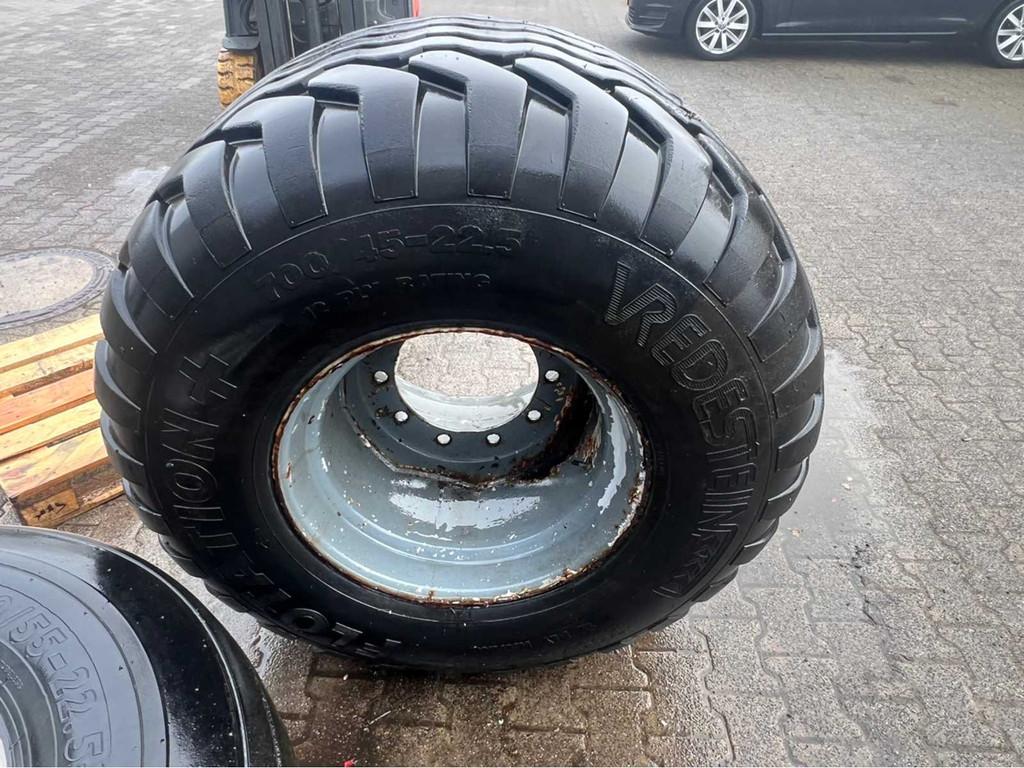 Vredestein Flotation + band op velg 700/45-22.5, Zakelijke goederen, Landbouw | Onderdelen | Banden, Velgen en Assen