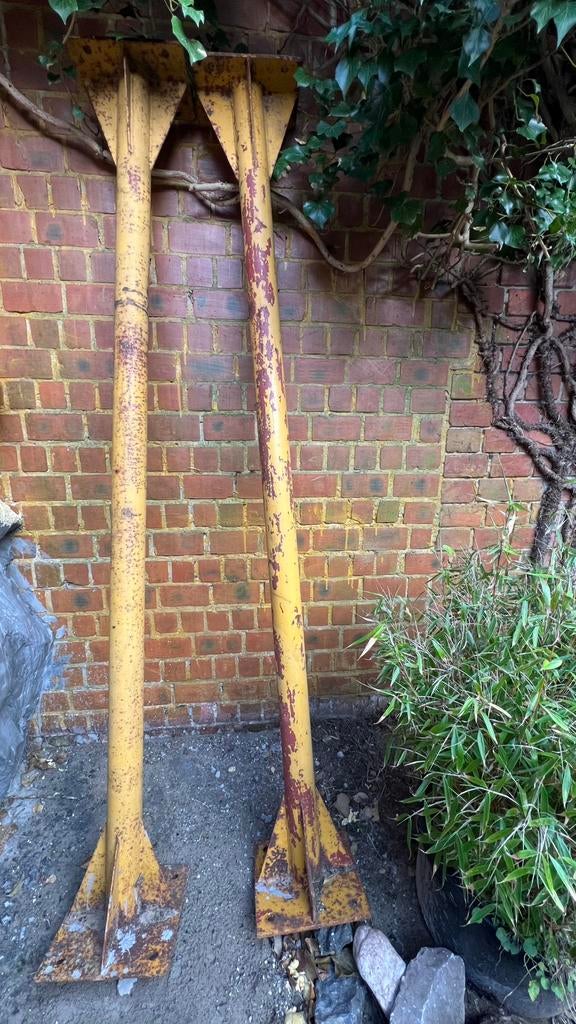 Metalen talen, Tuin en Terras, Ophalen, Zo goed als nieuw