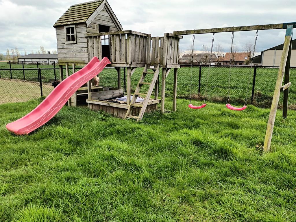 Dubbele Schommel met huisje, zitbank, zandbak en glijbaan, Kinderen en Baby's, Ophalen, Zo goed als nieuw, Schommel, Aanbouwonderdeel