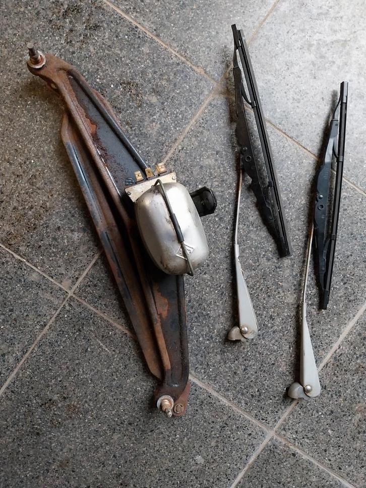 Vw kever ruitewissermotor 12V en wisserarmen., Auto-onderdelen, Ruiten en Toebehoren, Volkswagen, Gebruikt, Ophalen