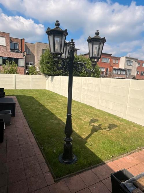 Rustieke  buitenlantaarn in gegoten aluminium, Tuin en Terras, Buitenverlichting, Gebruikt, Staande lamp, Aluminium, 50 tot 250 watt