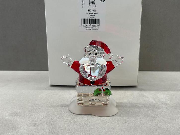 Swarovski Kerst Holiday Cheers Kerstman en Schoorsteen., Collections, Swarovski, Neuf, Figurine, Enlèvement ou Envoi