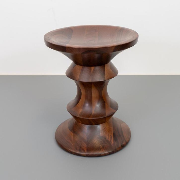 ACTIE!! 23x Vitra Eames Stool C - Amerikaans Notenhout, Maison & Meubles, Canapés | Repose-pieds & Poufs, Neuf, Moins de 50 cm