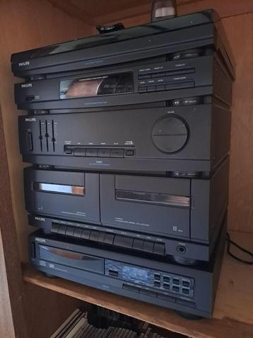 STEREOKETEN  PHILIPS AS405 MET CD-SPELER AK630 EN 2 BOXEN  beschikbaar voor biedingen