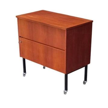 Vintage teakhouten bardressoir op wielen uit de jaren 60  beschikbaar voor biedingen