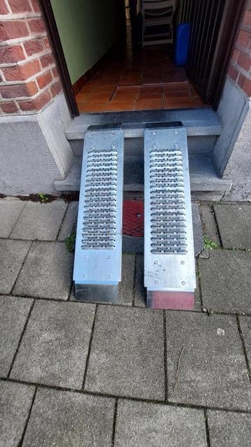 Oprijplaten 2 stuks, Ophalen, Zo goed als nieuw