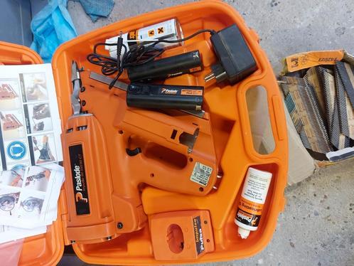 Paslode im350/90 schiethamet compleet in top staat bijna new, Doe-het-zelf en Bouw, Gereedschap | Handgereedschap, Zo goed als nieuw