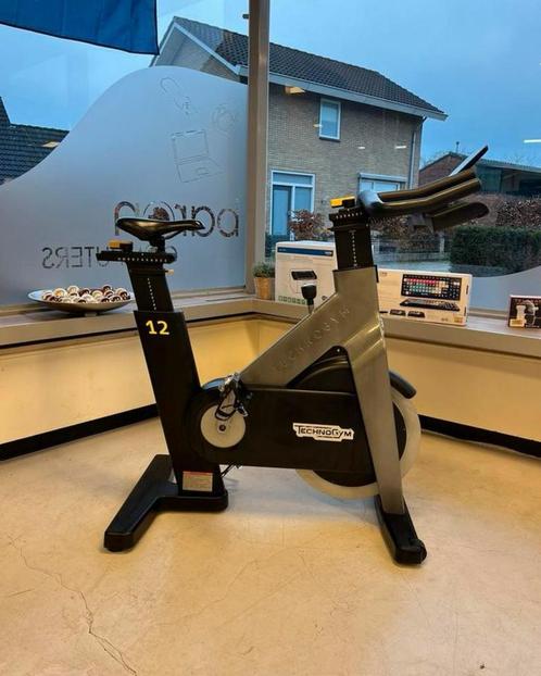 Technogym group cycle connect spinningbike / spinning, gym, Sports & Fitness, Équipement de fitness, Comme neuf, Set d’haltères