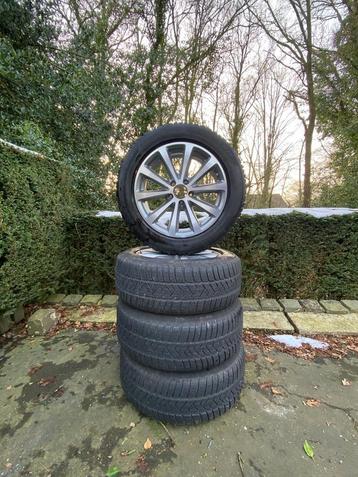 Originele Mercedes Alu velgen met Winterbanden  225/55R17  beschikbaar voor biedingen