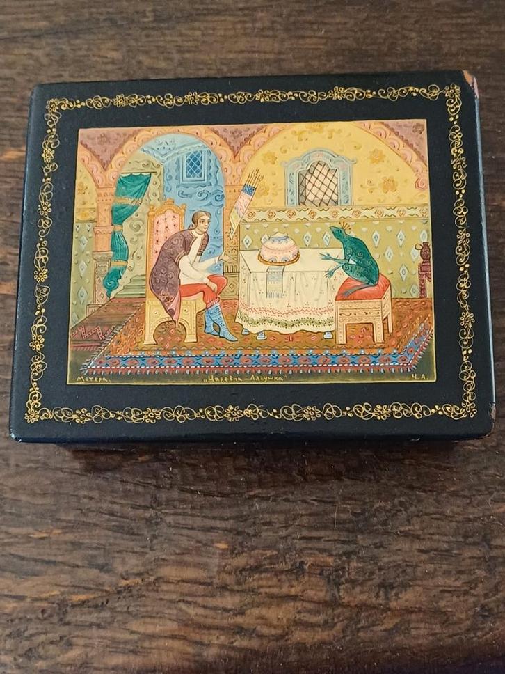 Russische zwarte lakdoos ., Antiek en Kunst, Curiosa en Brocante, Ophalen