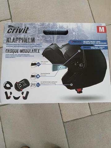 Splinternieuwe motorhelm beschikbaar voor biedingen
