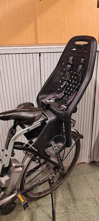 Thule Yepp Maxi voor achterop de fiets, Fietsen en Brommers, Fietsaccessoires | Fietsstoeltjes, Zo goed als nieuw, Achterzitje