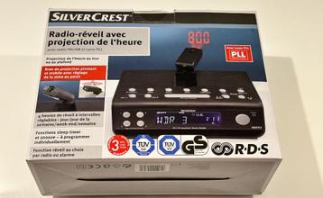 Radio met projector beschikbaar voor biedingen