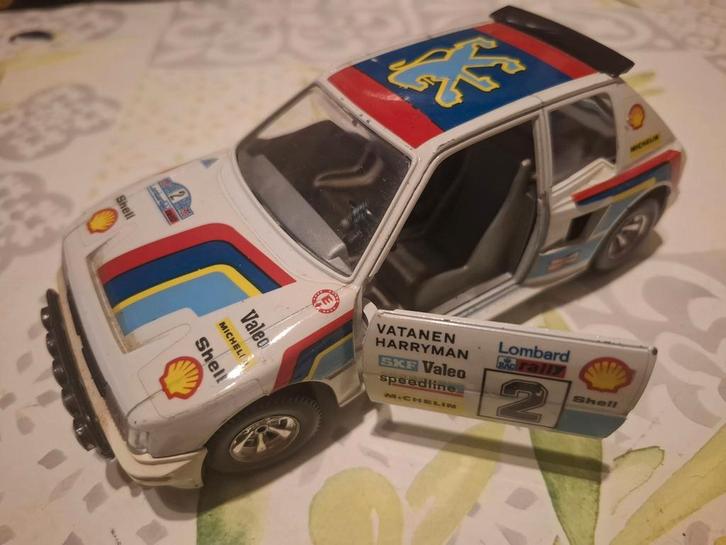 Peugeot 205 turbo 16 1/24 burago, Hobby en Vrije tijd, Modelauto's | 1:24, Burago, Ophalen of Verzenden