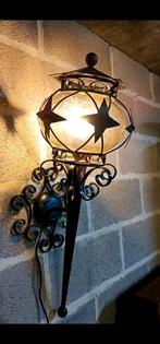 Magnifique grande applique lanterne ancienne, fer forgé, Maison & Meubles, Comme neuf, Enlèvement, Verre
