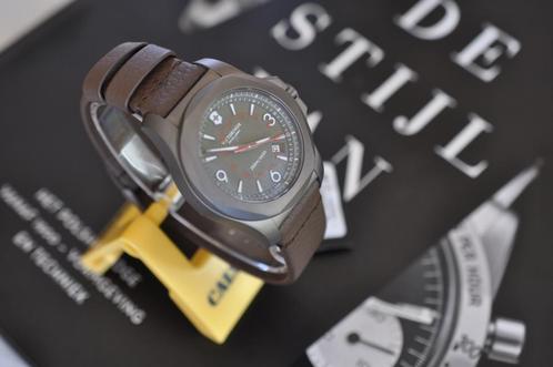 Victorinox I.N.O.X. Titanium Khaki DIAL, Handtassen en Accessoires, Horloges | Antiek, Polshorloge, Omega, Ophalen of Verzenden