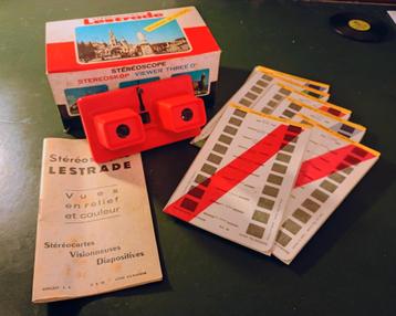  Stéréoscope Rouge Vintage – Souvenirs de Lourdes  beschikbaar voor biedingen