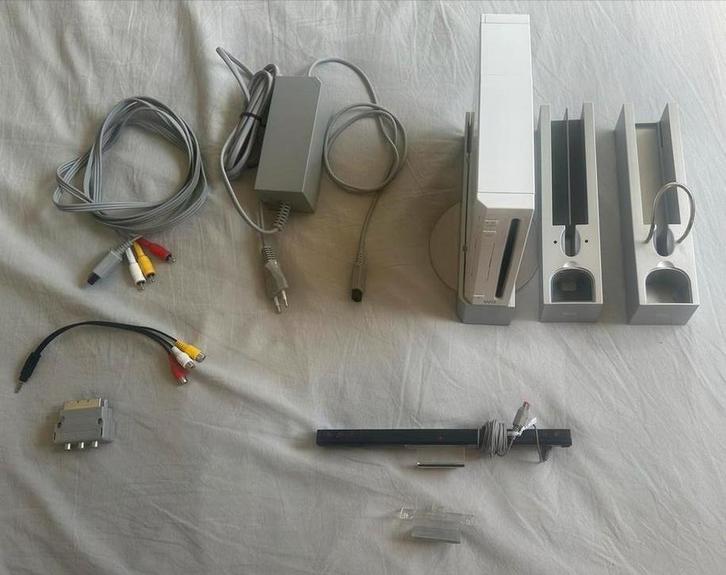 Nintendo Wii compleet 2 controllers, Nunchucks & MotionPlus, Games en Spelcomputers, Spelcomputers | Nintendo Wii, Gebruikt, Ophalen