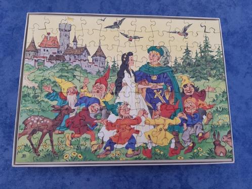 sprookjespuzzel vintage - Sneeuwwitje - 99 stukjes, Enfants & Bébés, Jouets | Puzzles pour enfants, Utilisé, 6 ans ou plus, Plus de 50 pièces