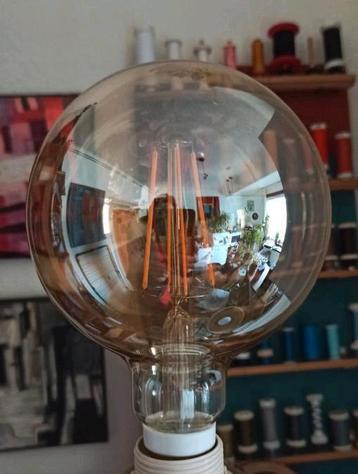 Ampoule globe led dimmable Philips E27- diam.12 cm-7W-630lm  beschikbaar voor biedingen