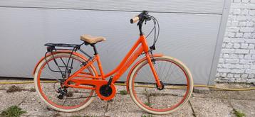 Damesfiets beschikbaar voor biedingen