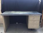 Bureau in vintage industriële stijl, Huis en Inrichting, Bureaus, Ophalen, Gebruikt, Bureau