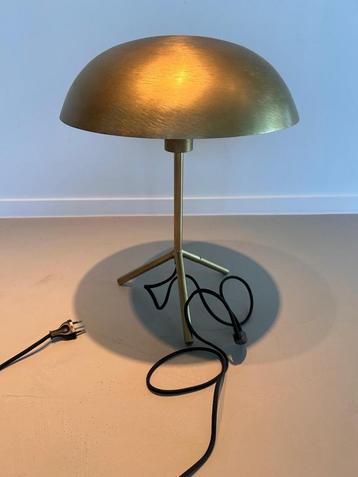Staanlamp beschikbaar voor biedingen
