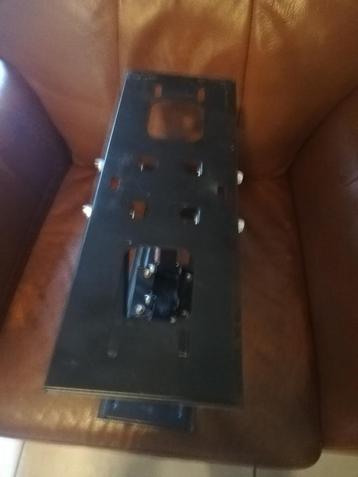 TV Beugel  Aan Muur Te Bevestigen. Prijs 25.  beschikbaar voor biedingen