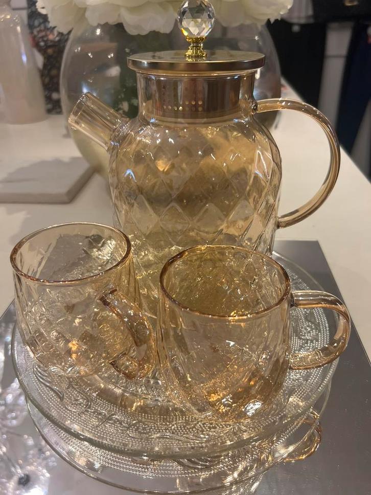 Elegant set voor geschikt voor hete en koude dranken., Antiek en Kunst, Antiek | Glaswerk en Kristal, Ophalen of Verzenden