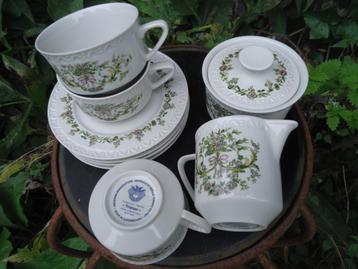  3 kopjes, 4 s/t, creamer, suikerpot Trianon V&B  beschikbaar voor biedingen