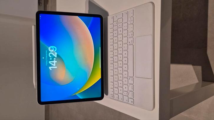 Apple iPad Pro (4th generation) + Magic keyboard + Pencil, Computers en Software, Apple iPads, Zo goed als nieuw, Overige modellen