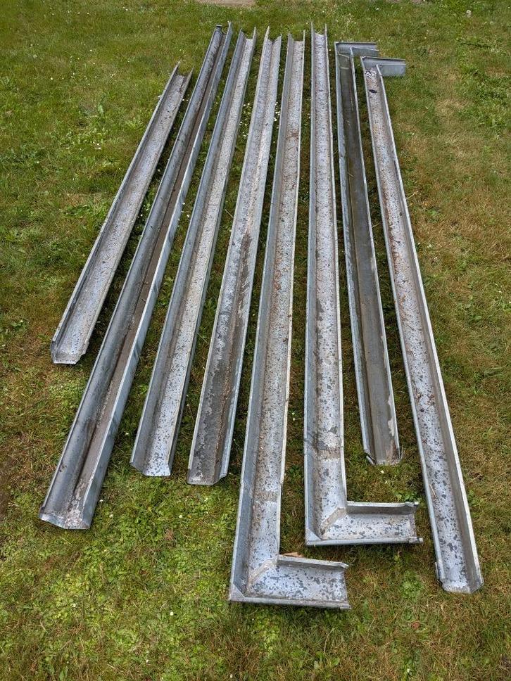 APOK Dakgoot zink en bijhorende galva bevestigingshaken, Doe-het-zelf en Bouw, Buizen en Afvoer, Zo goed als nieuw, Dakgoot, Zink