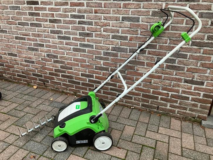 Viking LE 240 verticuteermachine, Tuin en Terras, Verticuteermachines, Zo goed als nieuw, Ophalen