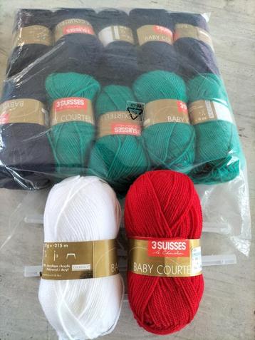 3 ballen van Swiss Baby Courtelle-garen (12 ballen). beschikbaar voor biedingen