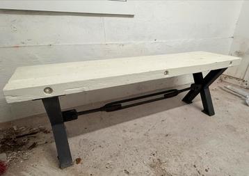 Zitbank wit hout beschikbaar voor biedingen