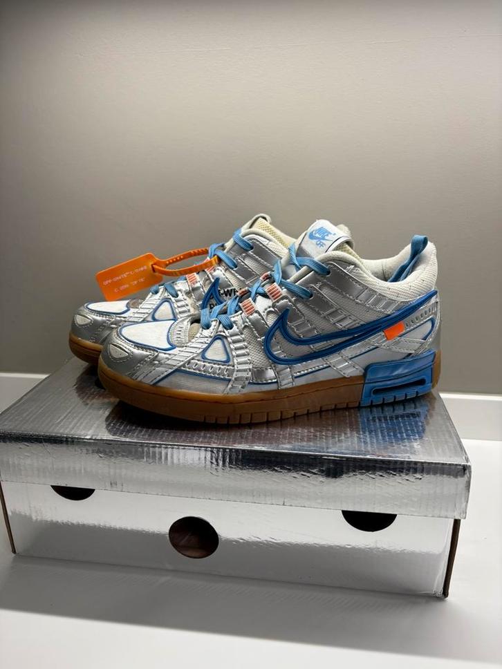 Nike air rubber dunk Off-White UNC, Kleding | Heren, Schoenen, Zo goed als nieuw, Sneakers, Wit, Ophalen