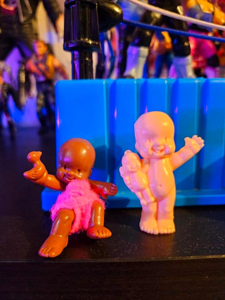 Figurines Babies 90s, Collections, Statues & Figurines, Comme neuf, Enlèvement ou Envoi