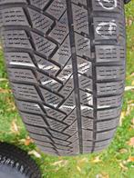 winterbanden Audi Q3 Continental, Auto-onderdelen, Banden en Velgen, Ophalen, Banden en Velgen, 17 inch, Winterbanden