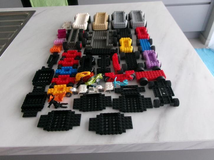 Dessous de voiture et cadres à deux roues Lego, Enfants & Bébés, Jouets | Duplo & Lego, Utilisé, Lego, Briques en vrac, Enlèvement ou Envoi