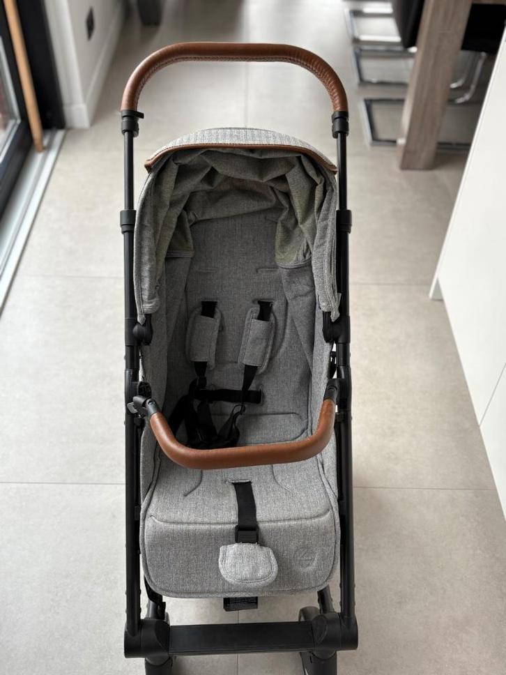 Mutsy buggy, Kinderen en Baby's, Buggy's, Zo goed als nieuw, Overige merken, Verstelbare rugleuning, Zonnekap, Ophalen