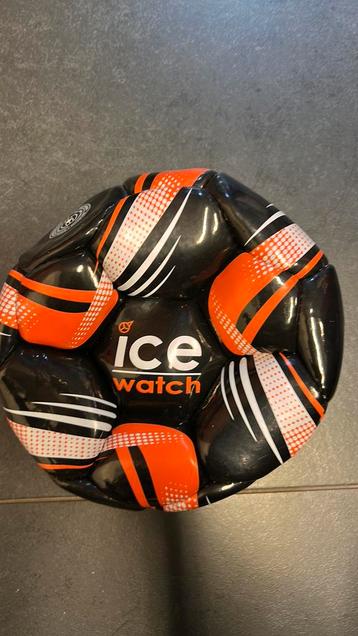 Nieuwe voetbal bal (size 5) - Ice Watch beschikbaar voor biedingen
