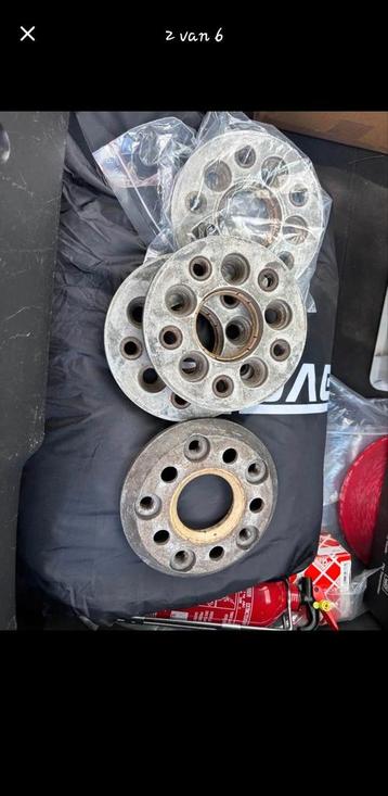 Steek adaptor 5x110 naar 5x 112 plus bouten  beschikbaar voor biedingen